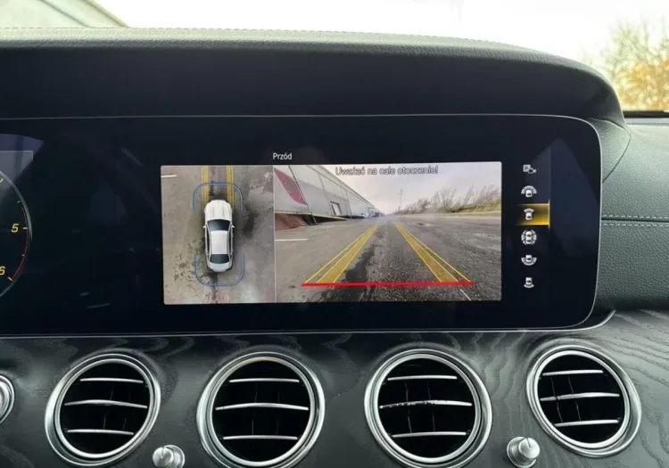 Mercedes-Benz Klasa E E 220 d 4-Matic 9G-TRONIC