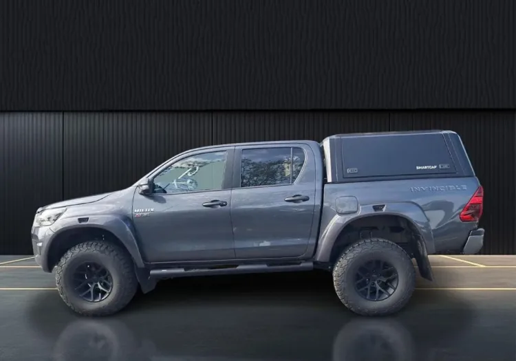 Toyota Hilux Hilux 2.8 D-4D Double Cab Invincible 4x4 aut