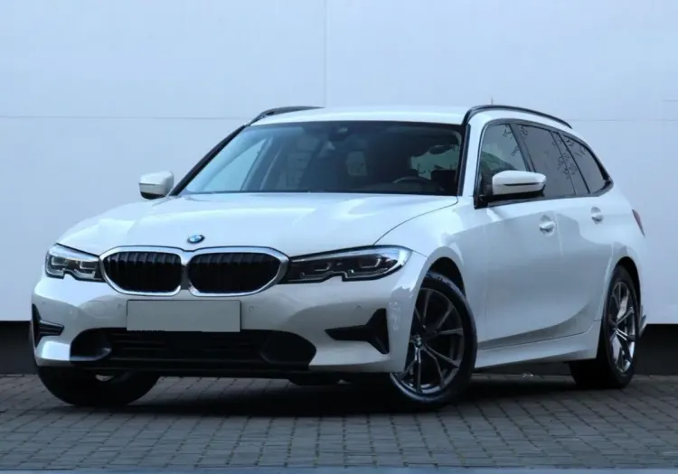 BMW Seria 3 320i sport-aut