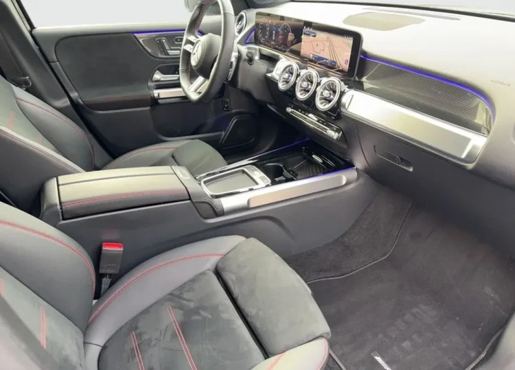 Mercedes-Benz GLB GLB 200 mHEV AMG Line 7G-DCT