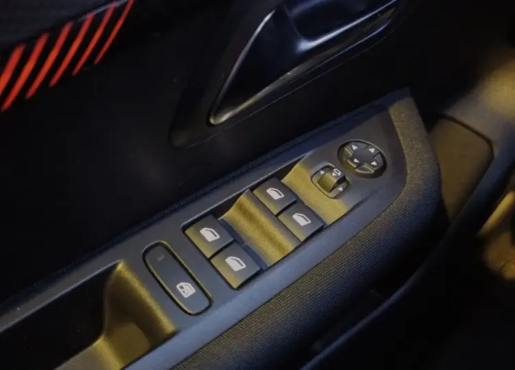 Peugeot 208 208 1.2 PureTech Active S&S