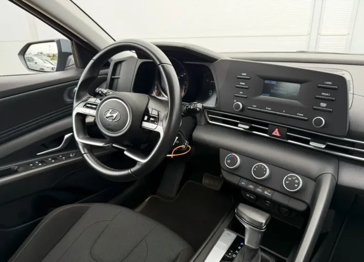 Hyundai Elantra Elantra 1.6 Modern CVT