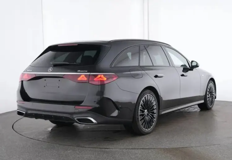 Mercedes-Benz Klasa E E 300 de PHEV 4-Matic AMG 9G-Tronic