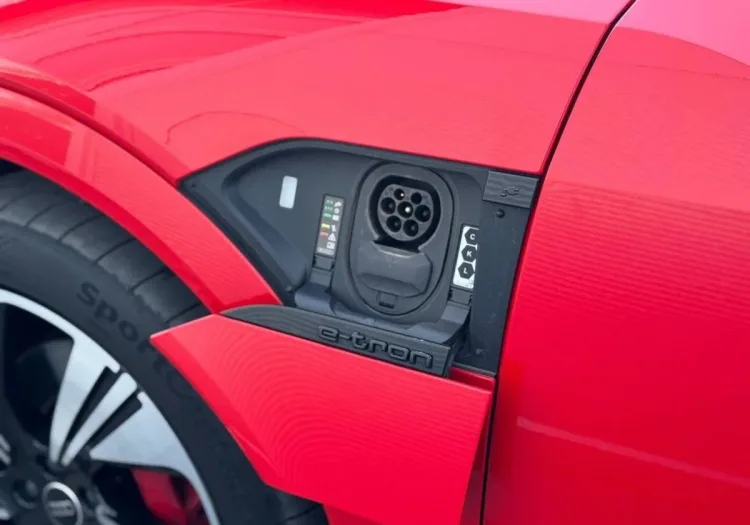 Audi Q8 Q8 e-tron 50 Quattro S Line