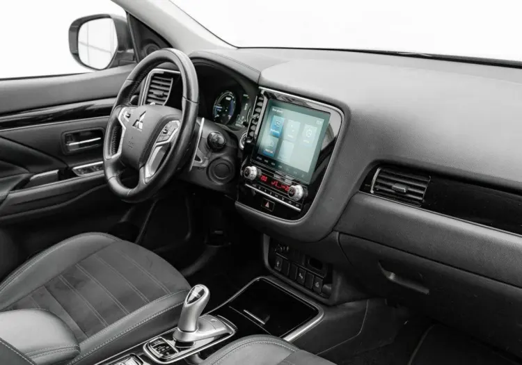 Mitsubishi Outlander Outlander PHEV Instyle