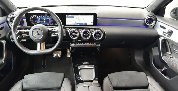 Mercedes-Benz Klasa A A 220 4-Matic AMG Line 8G-DCT