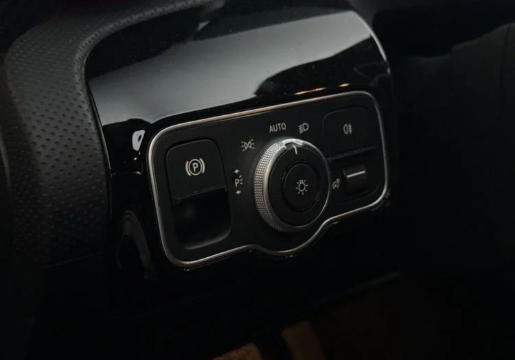 Mercedes-Benz CLA CLA 180 mHEV 7G-DCT