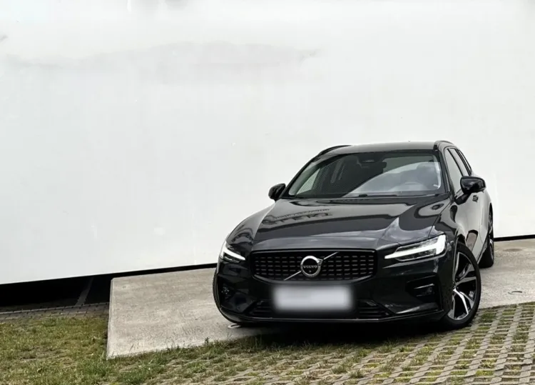 Volvo V60 V60 B4 B Plus Dark aut