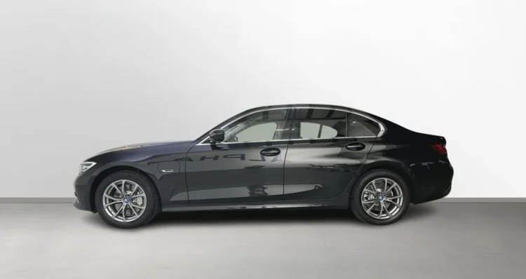 BMW Seria 3 330e xDrive Luxury Line aut