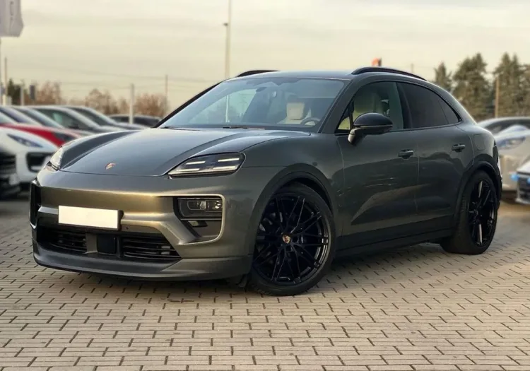 Porsche Macan Macan 4