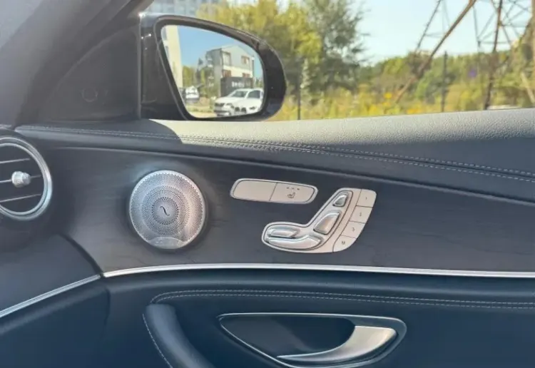 Mercedes-Benz Klasa E E 220 d 4-Matic 9G-TRONIC