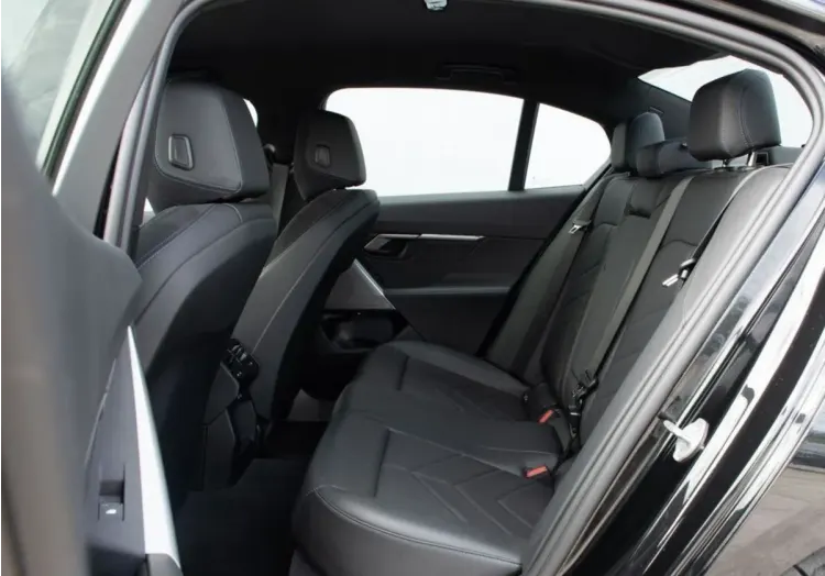 BMW Seria 5 520i mHEV M Sport aut