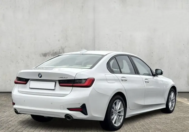 BMW Seria 3 318d mHEV Advantage aut