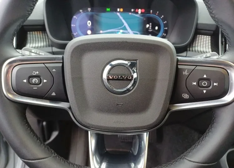 Volvo XC 40 XC40 B3 Plus Dark aut