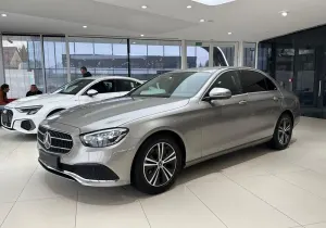 Mercedes-Benz Klasa E E 200