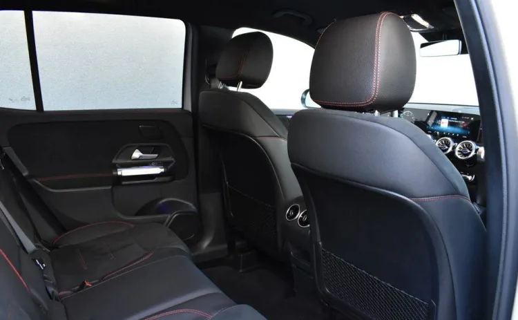 Mercedes-Benz GLB GLB 200 4-Matic AMG Line 8G-DCT