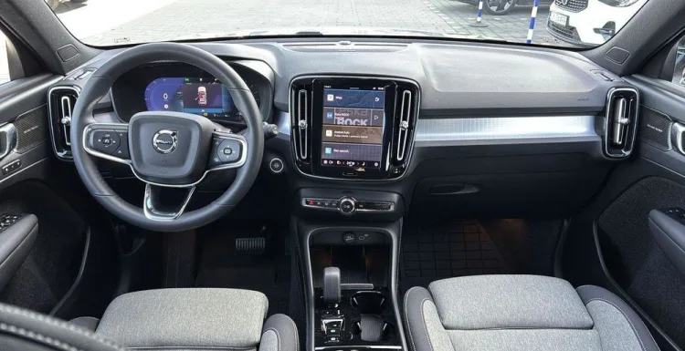 Volvo XC 40 XC40 B3 Plus Dark aut