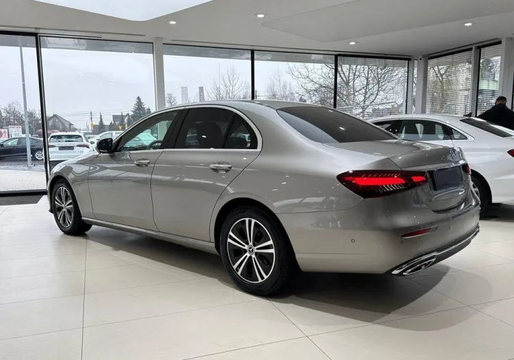 Mercedes-Benz Klasa E E 200
