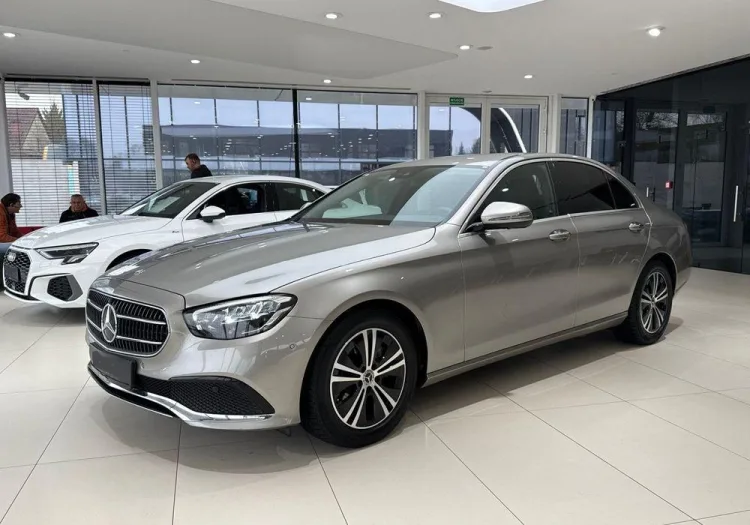 Mercedes-Benz Klasa E E 200