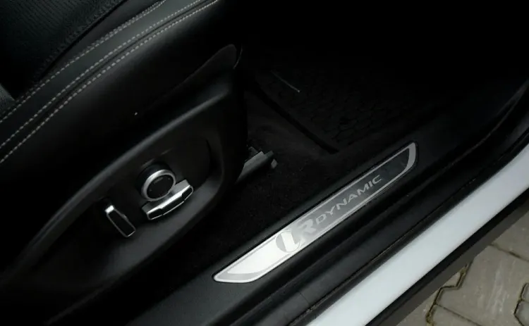 Jaguar E-Pace E-Pace 2.0 D200 mHEV AWD R-Dynamic S