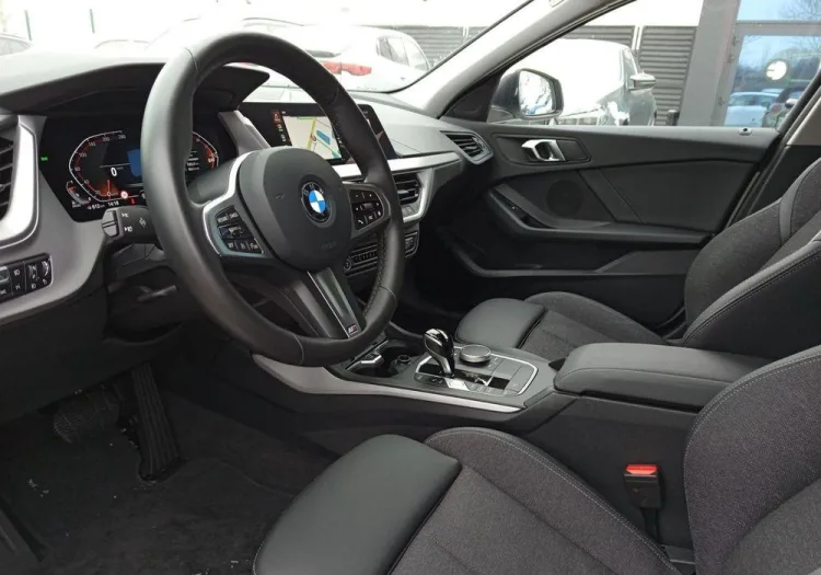 BMW Seria 1 118d Advantage aut