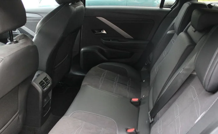 Opel Astra Astra VI 1.6 T Plug-in Hybrid GSe