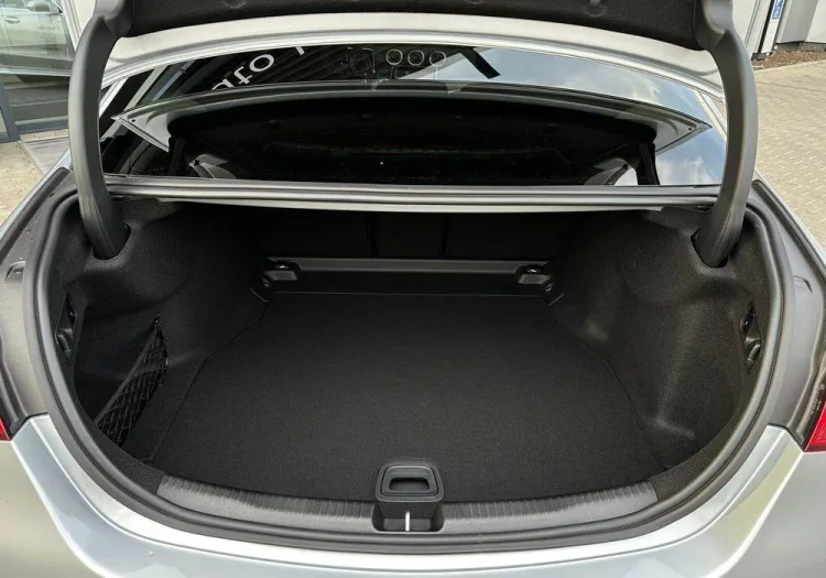 Mercedes-Benz Klasa C C 200 mHEV 4-Matic AMG