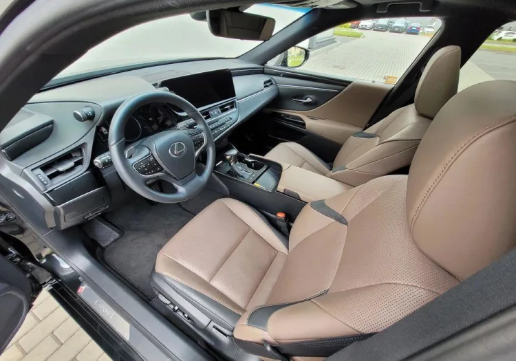 Lexus ES ES 300h F Sport Design