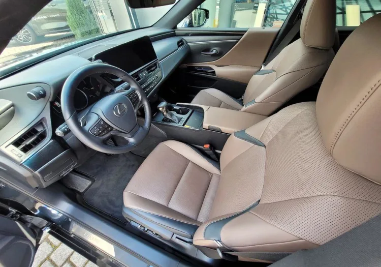 Lexus ES ES 300h F Sport Design