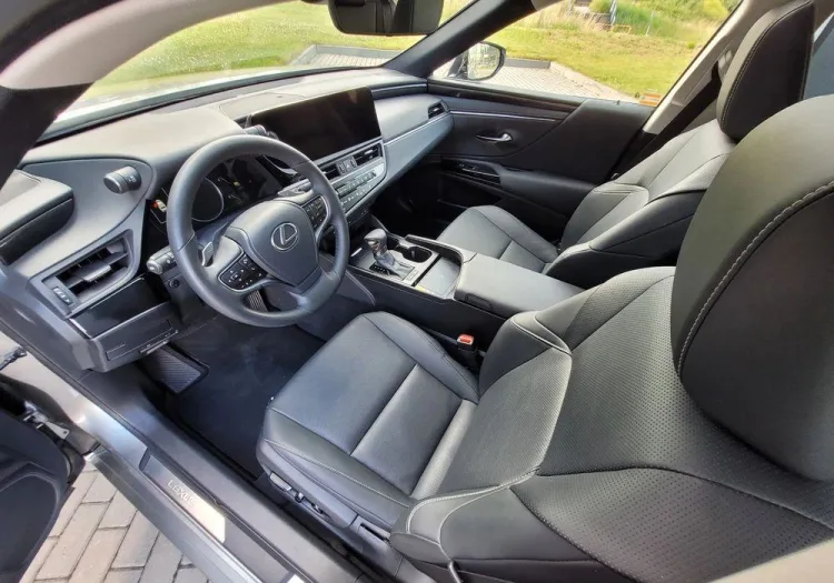 Lexus ES ES 300h F Sport Design