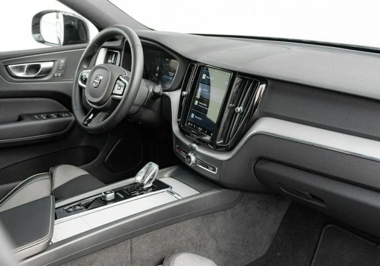 Volvo XC 60 XC 60 B4 D AWD Plus Dark aut