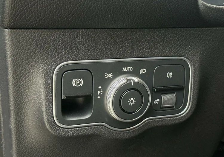 Mercedes-Benz GLB GLB 200 Progressive 7G-DCT