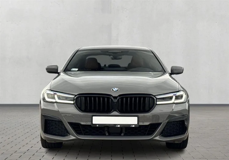 BMW Seria 5 530e xDrive aut