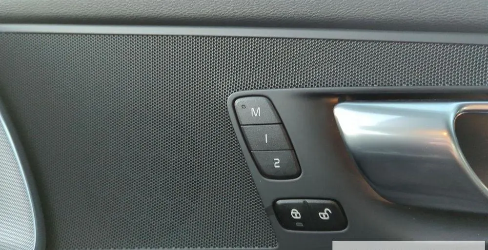 Volvo Xc60 XC 60 B4 D Plus Dark aut