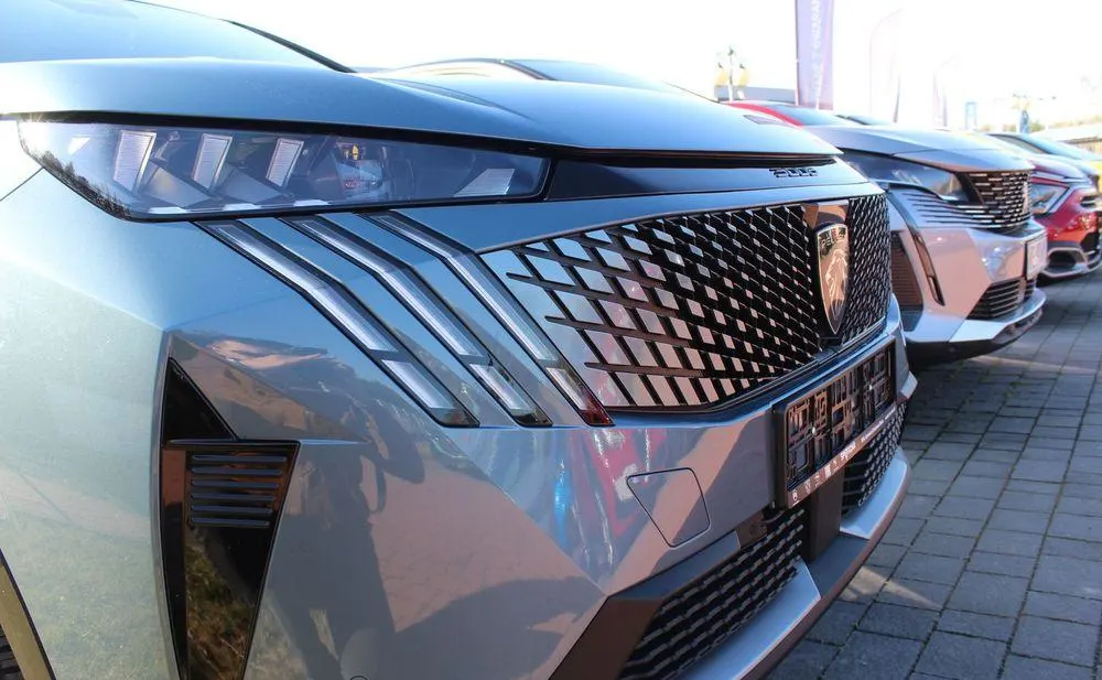 Peugeot 3008 3008 1.2 PureTech mHEV GT S&S e-DCS6
