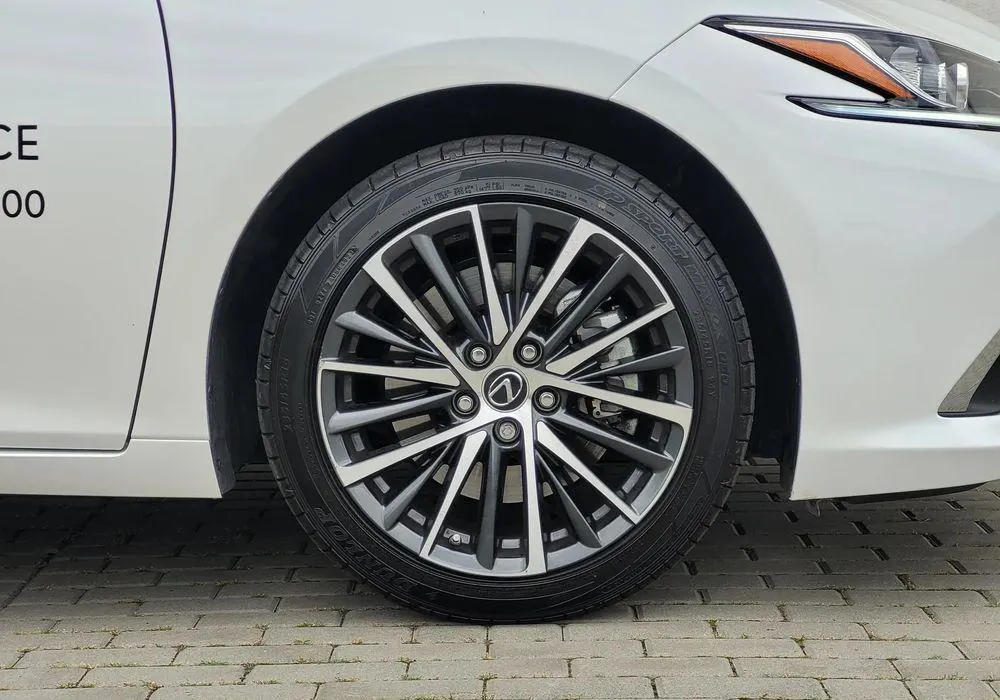 Lexus ES ES 300h Business Edition