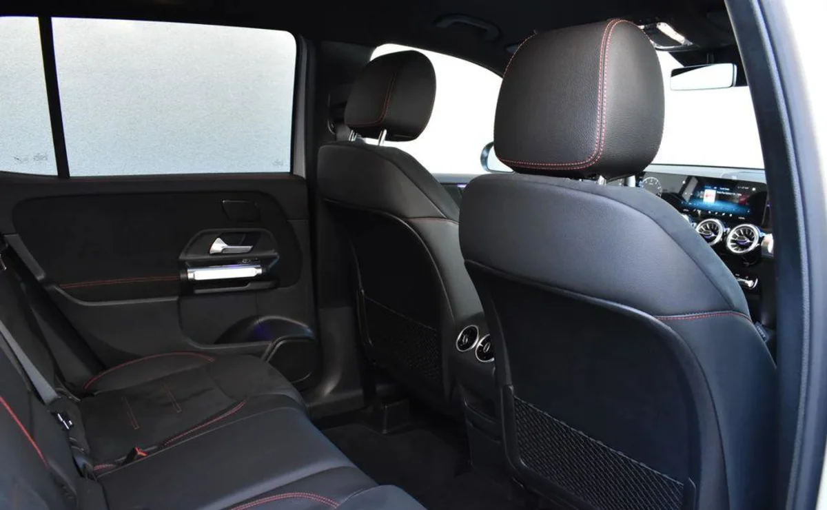 Mercedes-Benz GLB GLB 200 4-Matic AMG Line 8G-DCT