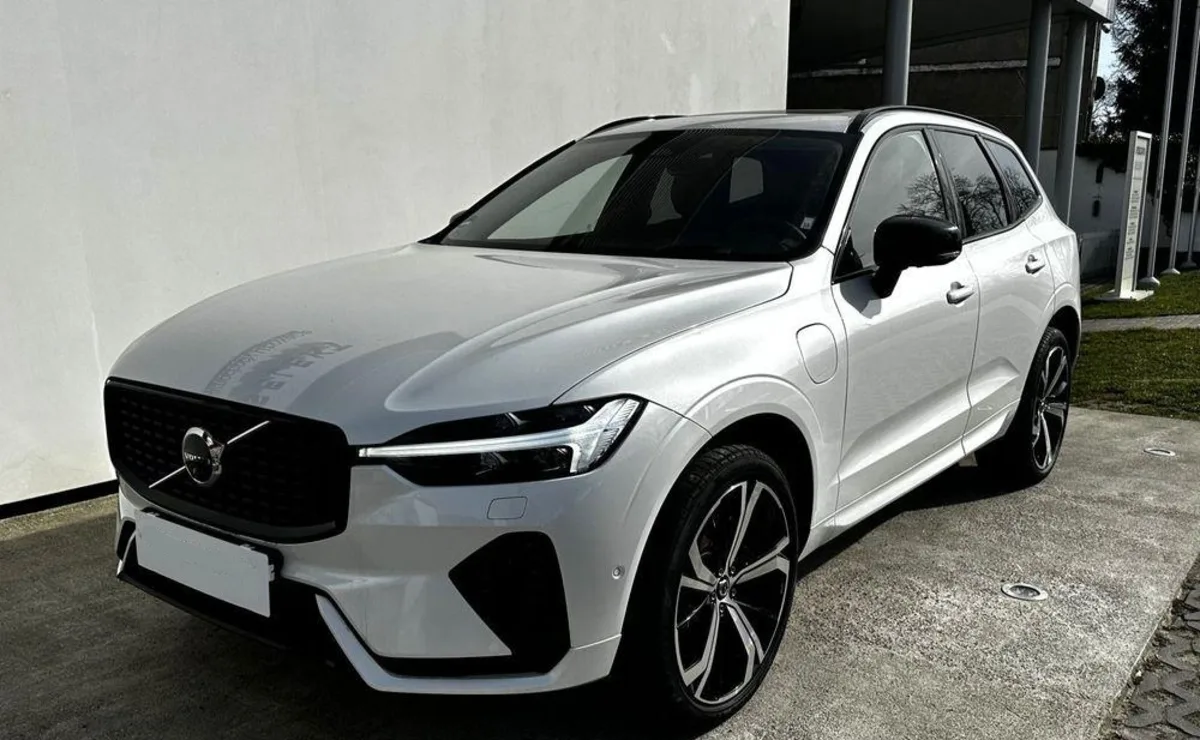Volvo XC 60 XC 60 T8 Plug-In Hybrid AWD Ultimate Dark aut
