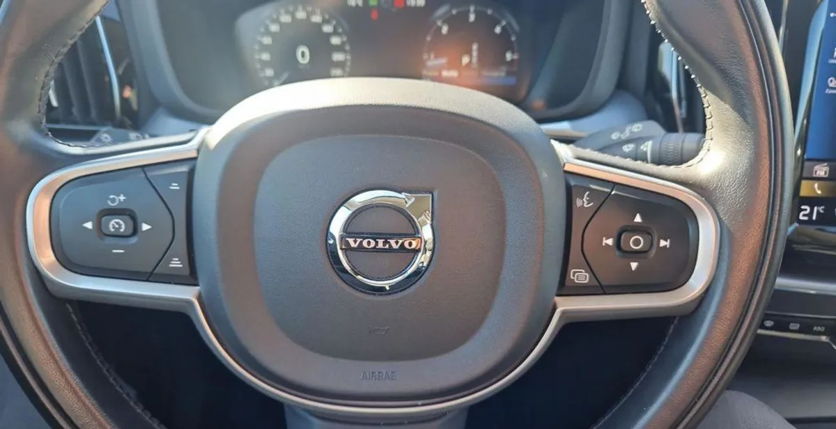 Volvo XC 60 XC 60 B4 D AWD Momentum Pro aut