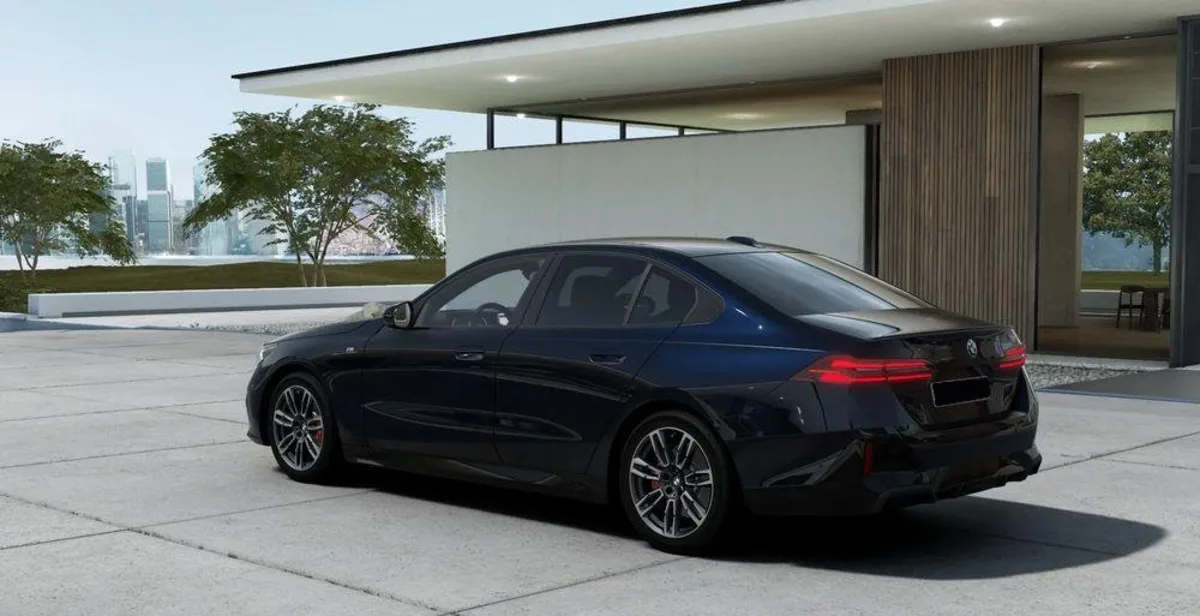 BMW Seria 5 520i mHEV aut