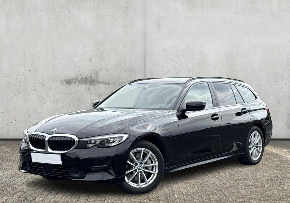 BMW Seria 3 330i xDrive Advantage aut