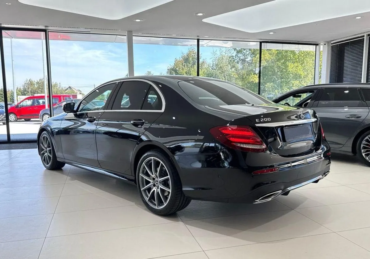 Mercedes-Benz Klasa E E 200 4-Matic 9G-TRONIC