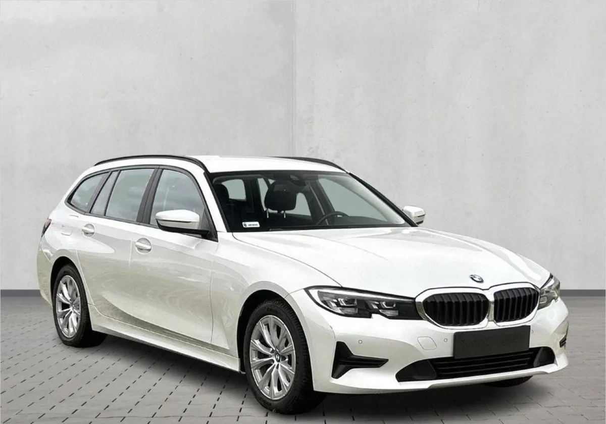 BMW Seria 3 318i Advantage aut