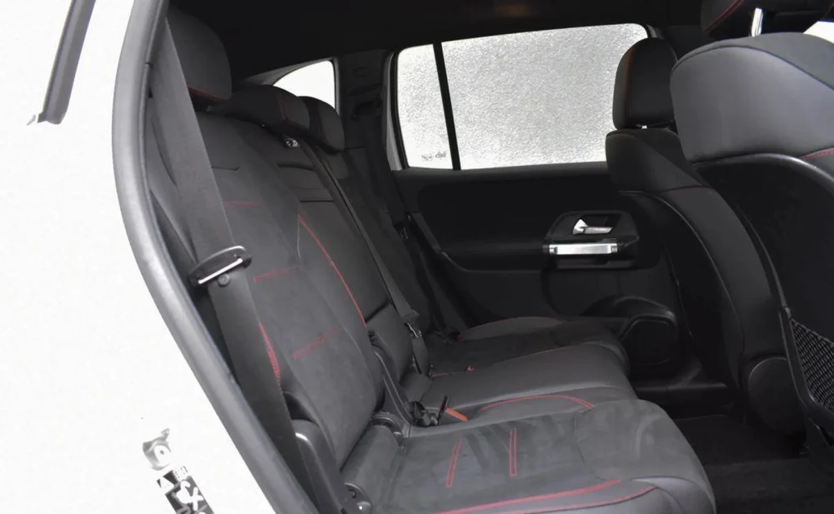 Mercedes-Benz GLB GLB 200 4-Matic AMG Line 8G-DCT