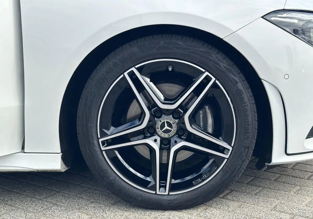 Mercedes-Benz CLA CLA 180 AMG Line 7G-DCT