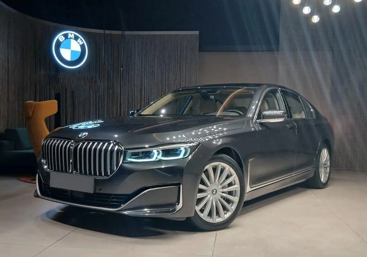 BMW Seria 7 740i sport-aut