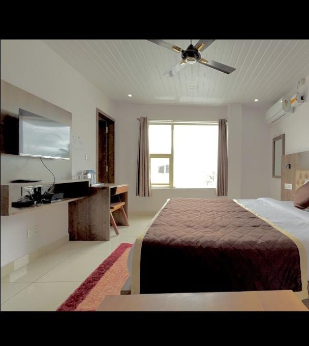 Treebo Lucent The Homestay