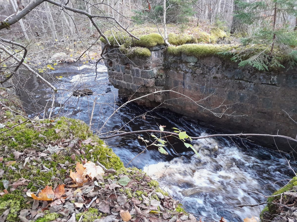 Spel vid Konstfallet i Nordmark.