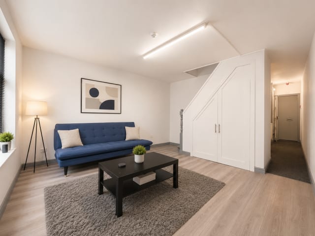 2-bedroom apartment to rent on FLAT ABOVE 315 HAREHILLS LANE