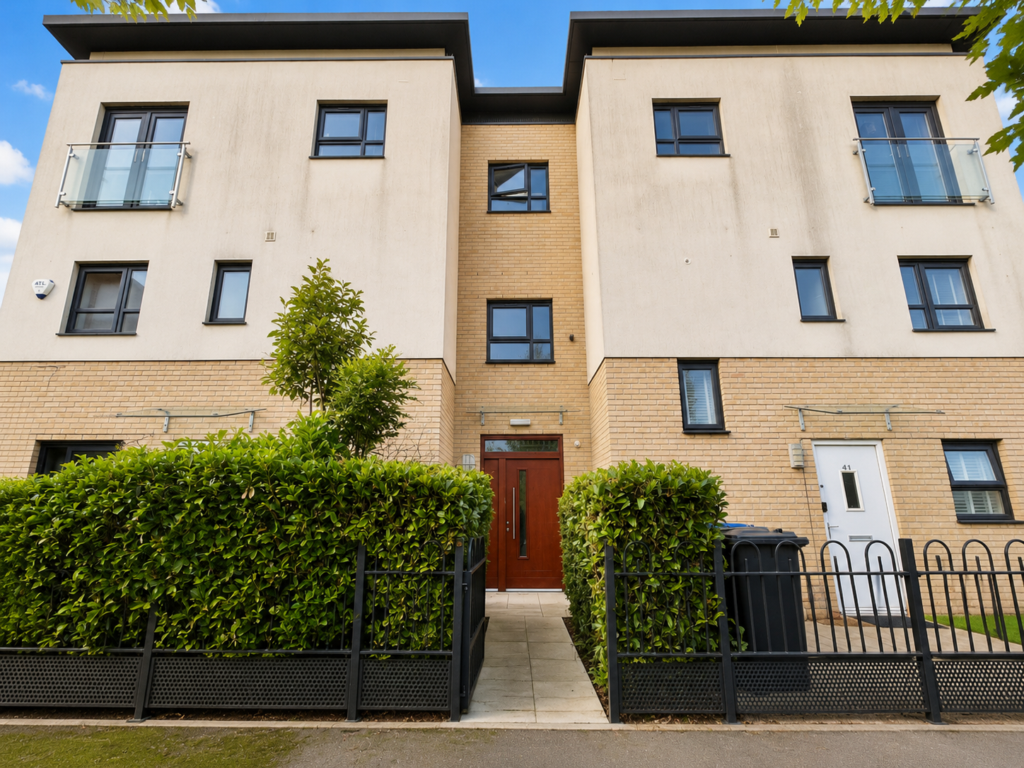 1 Bedroom Fully Furnished Flat with Allocated Parking – Kempster Gardens, Salford, M7